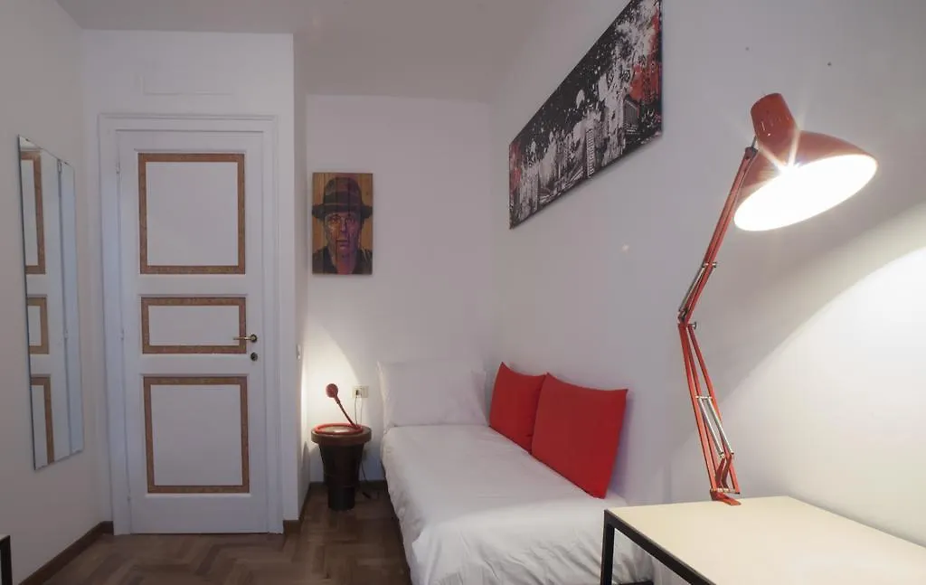 B&B Gallery Bergamo 0*,  Italy